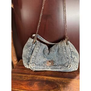 Women’s Denim Shoulder Bag with Chain Detail – Trendy Crossbody Tote
